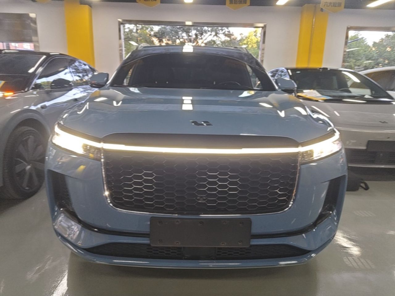 Li Auto ONE 2021 EREV 6-Seater photo 2