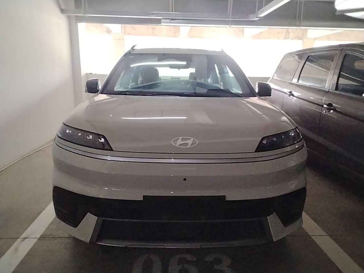 EO 2025 RWD TECH 64.2kWh photo 2