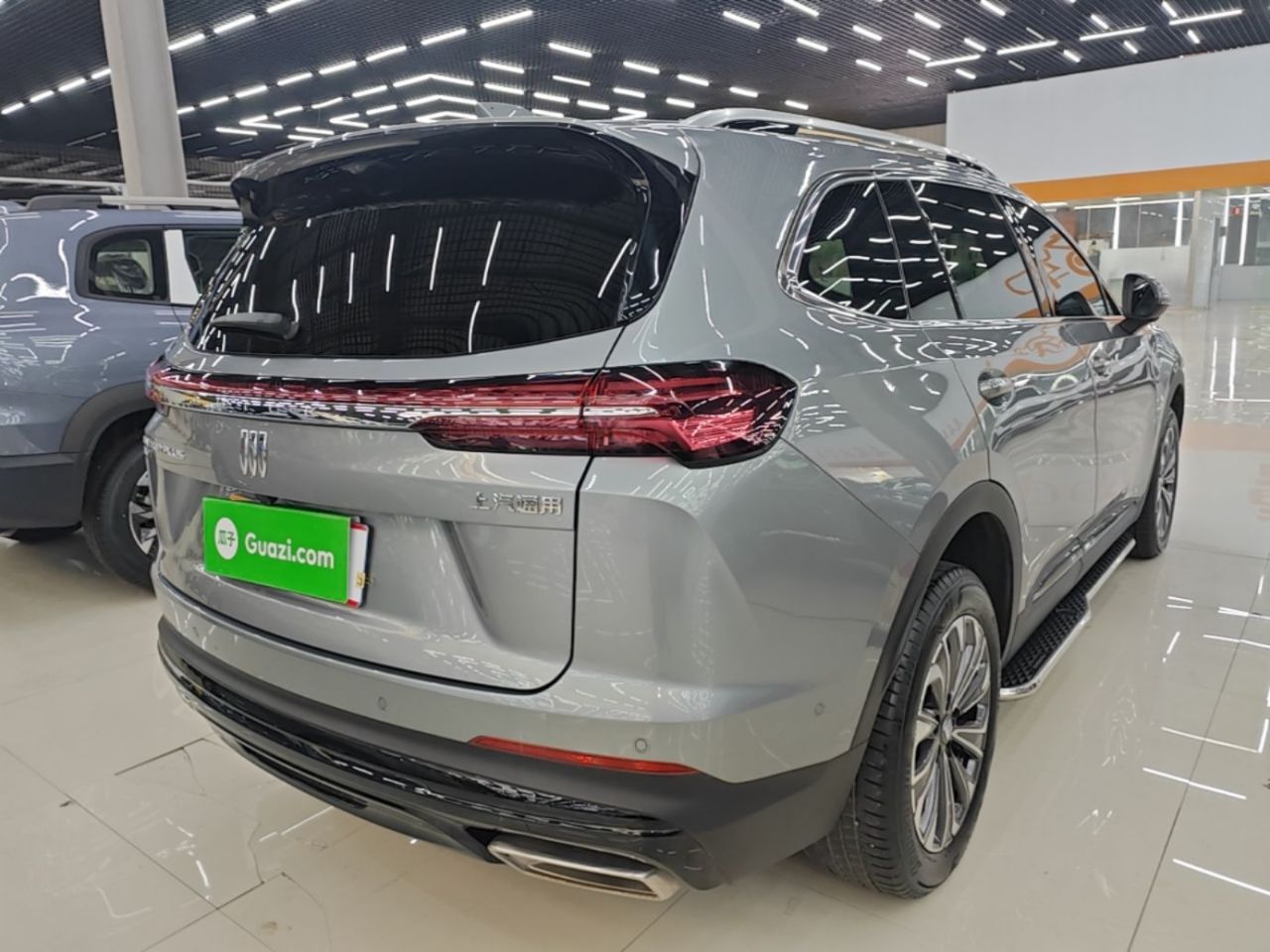 2025 Envision Plus 28T RWD photo 4