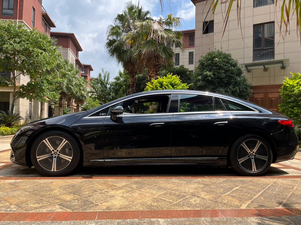 EQS 2023 450+ Luxury photo 4