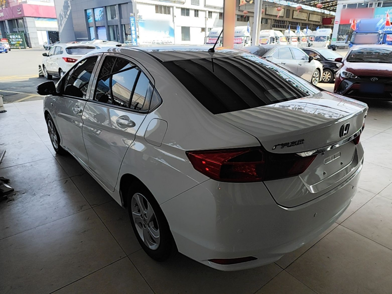 2017 1.5L CVT Elite photo 4