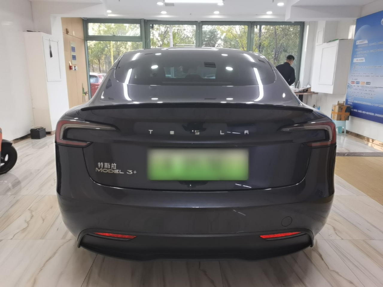 Model 3 2023 RWD photo 5