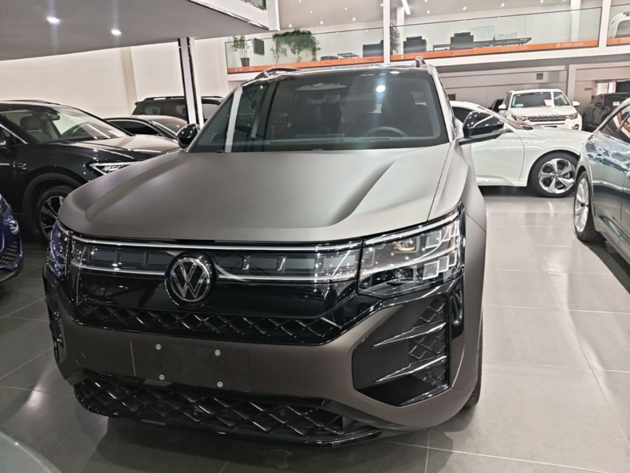 2025 Teramont Pro 450TSI AWD photo 2