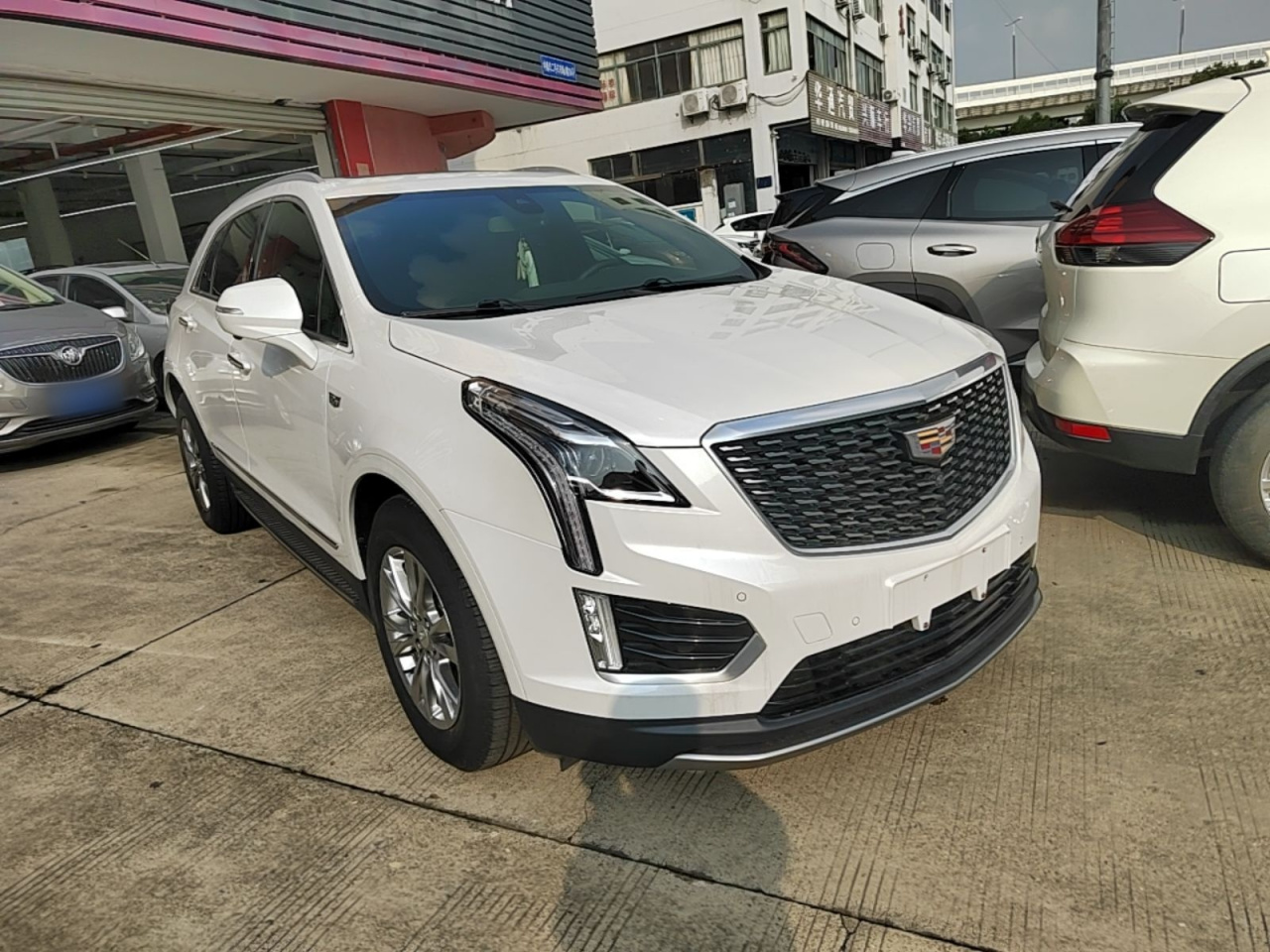 XT5 2021 28T Luxury photo 3