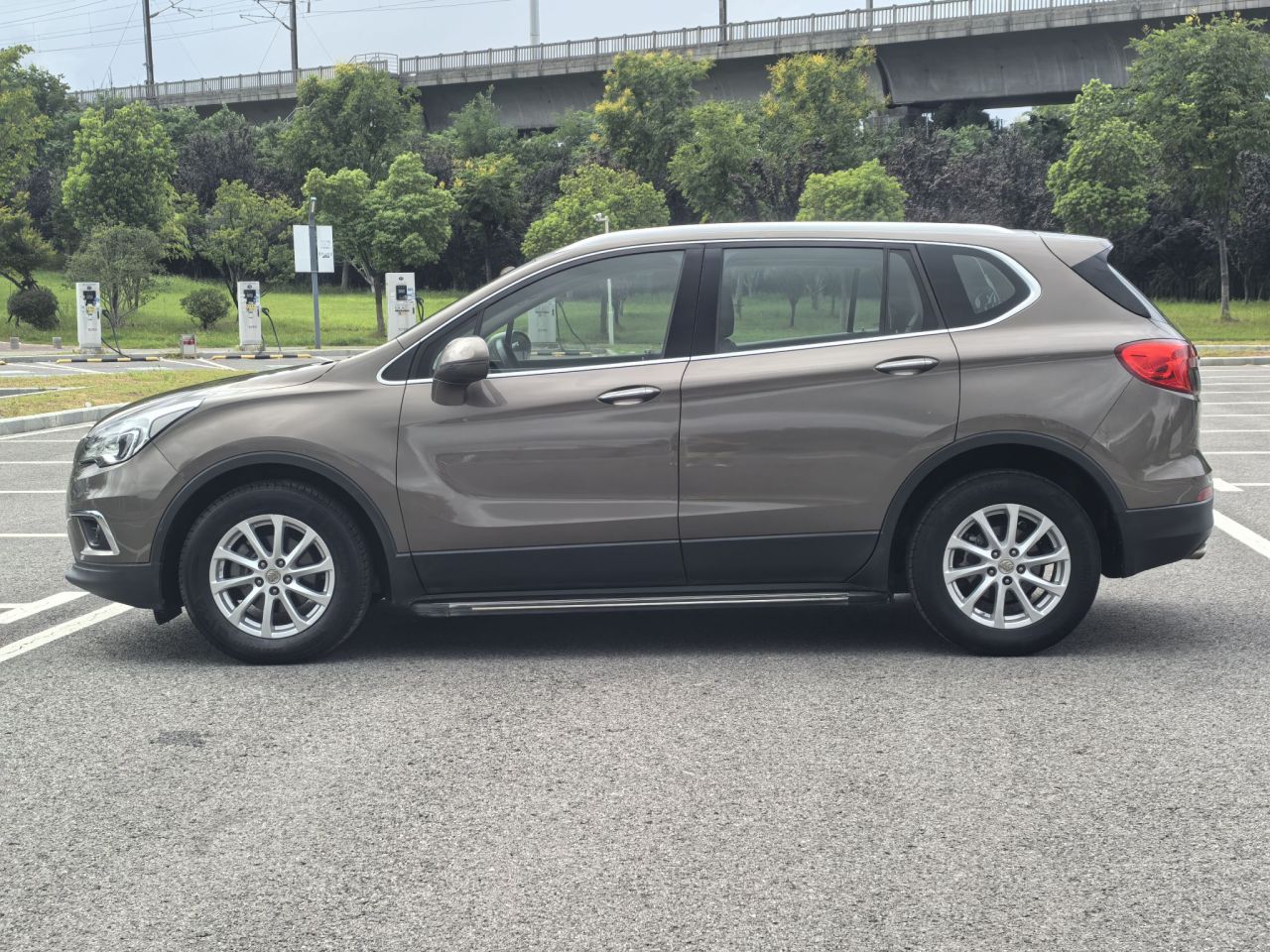 Envision 2016 20T RWD Elite photo 4