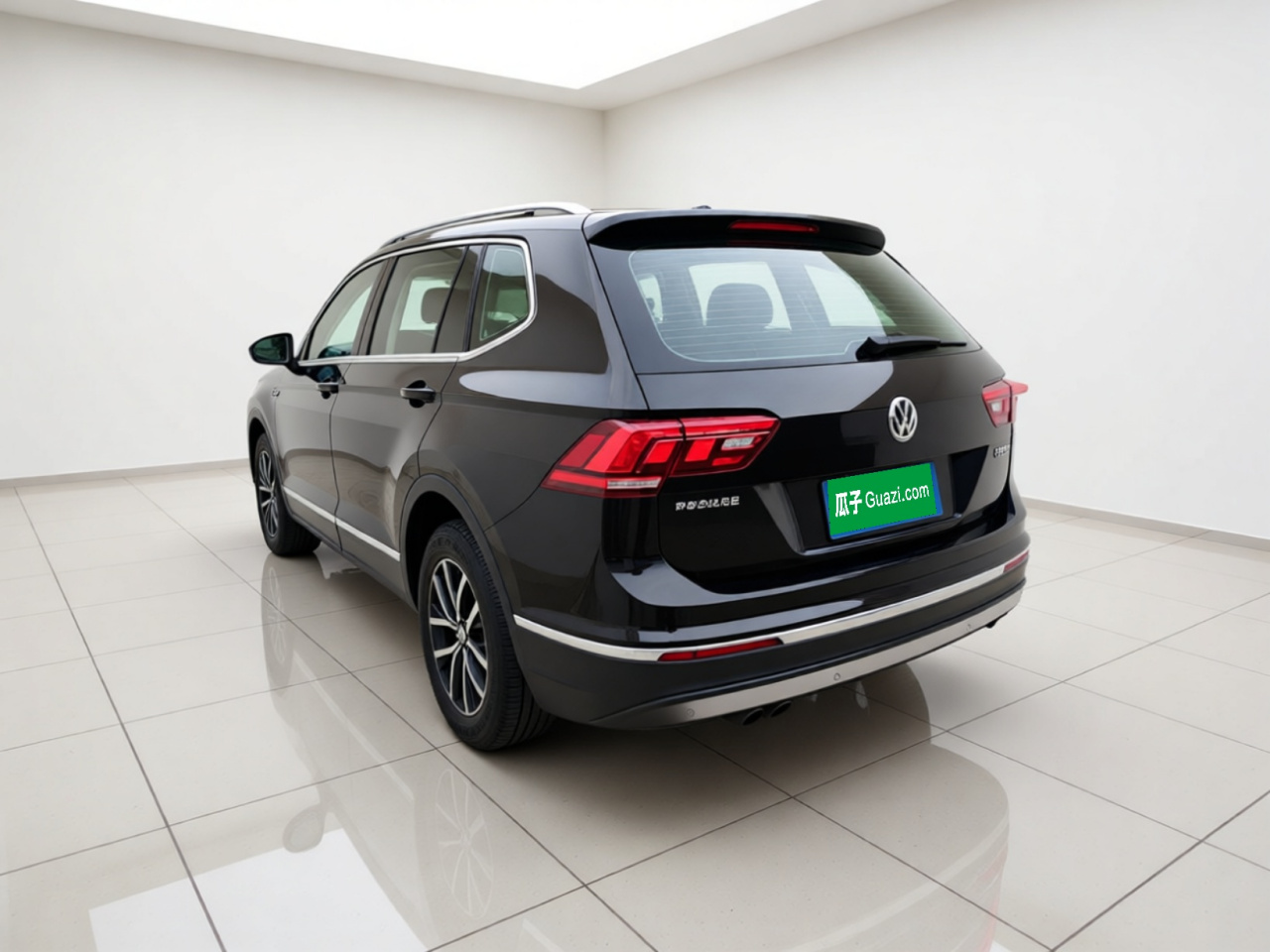 Tiguan L 2018 330TSI AT RWD Luxury photo 3