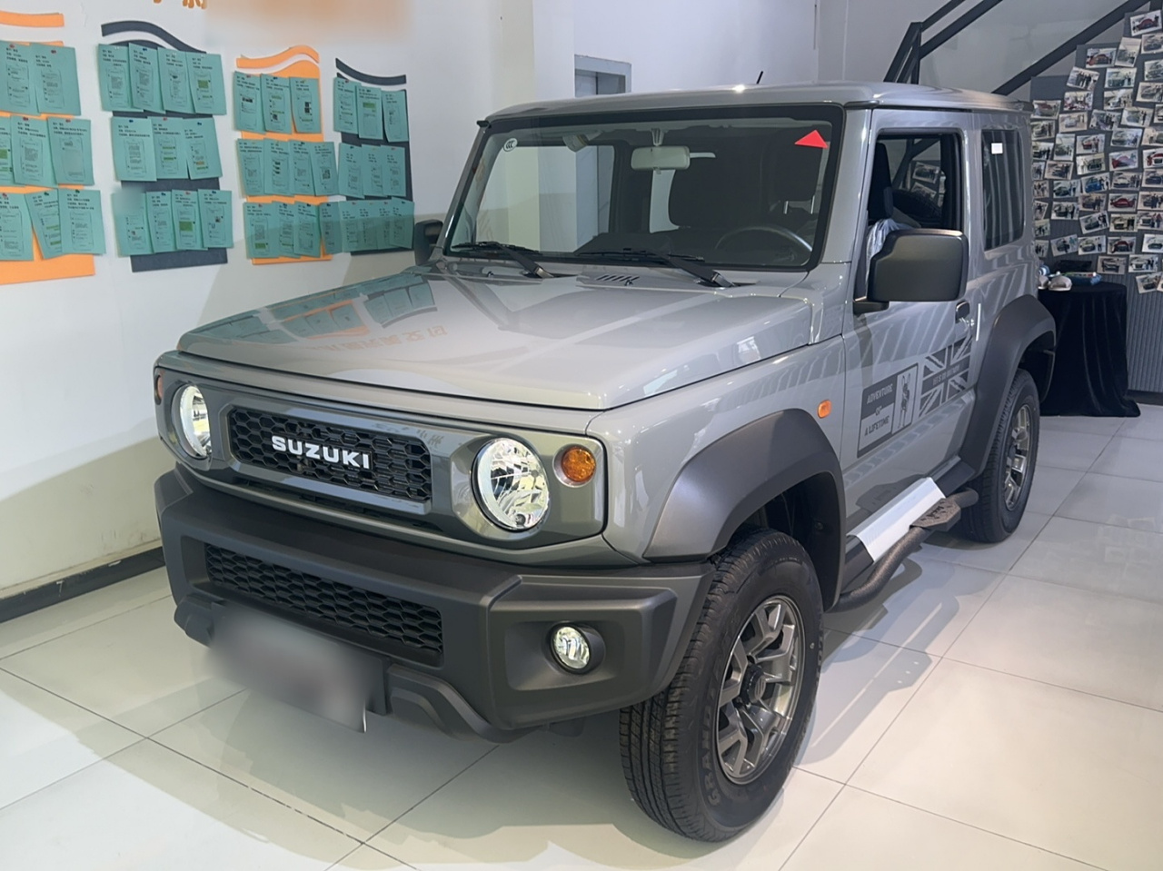 Jimny 26 1.5 3-Door MT Mid Trim GL