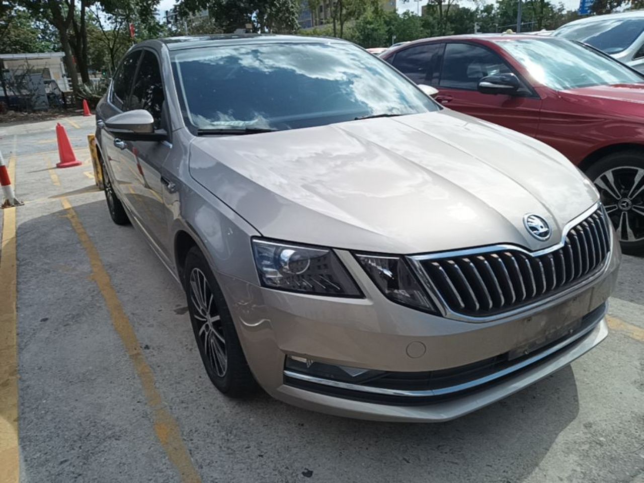 Octavia 2019 1.5L AT Luxury China VI photo 5