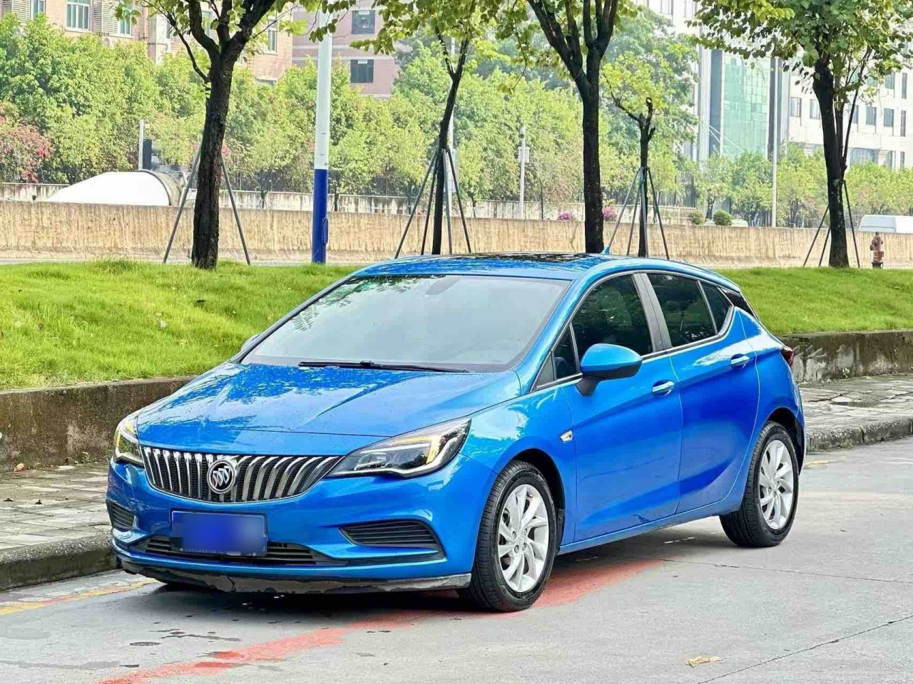 Verano 2016 Hatchback 15S AT Leading photo 2