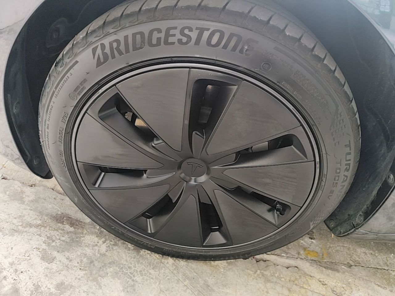 Model 3 2025 RWD photo 2