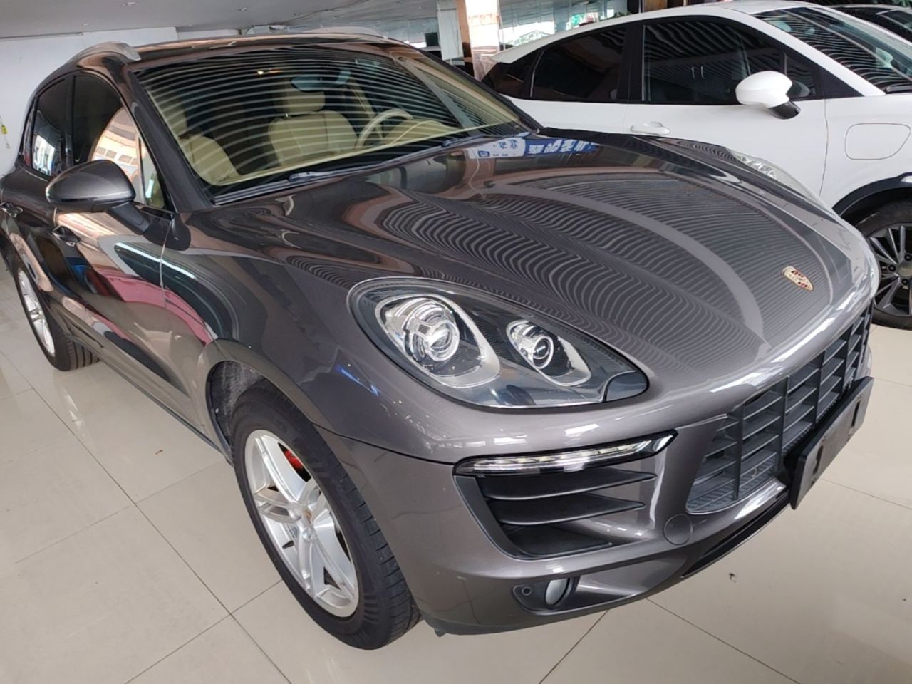 2014 Macan 2.0T photo 3