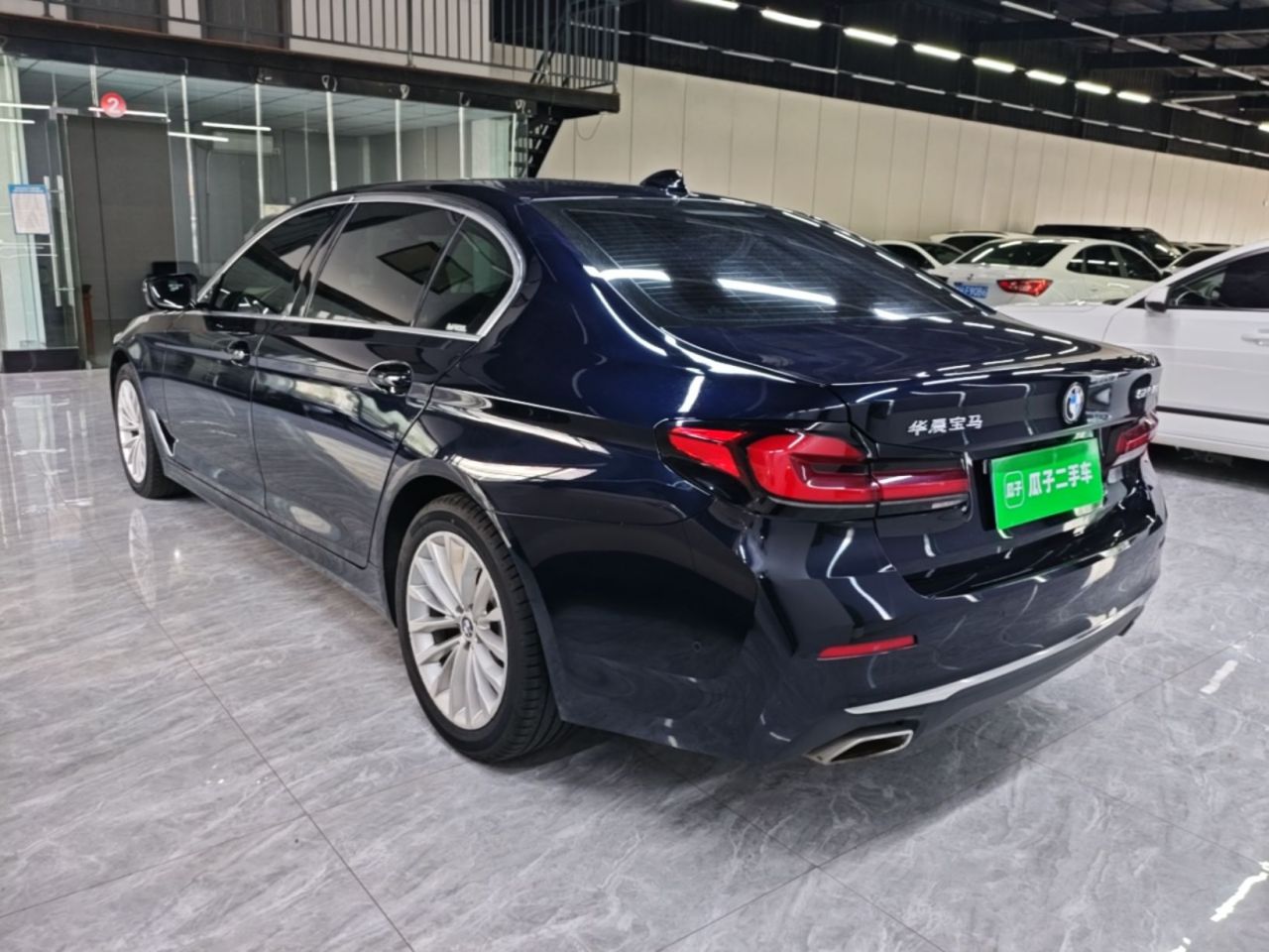5 Series 2021 525Li Luxury photo 4