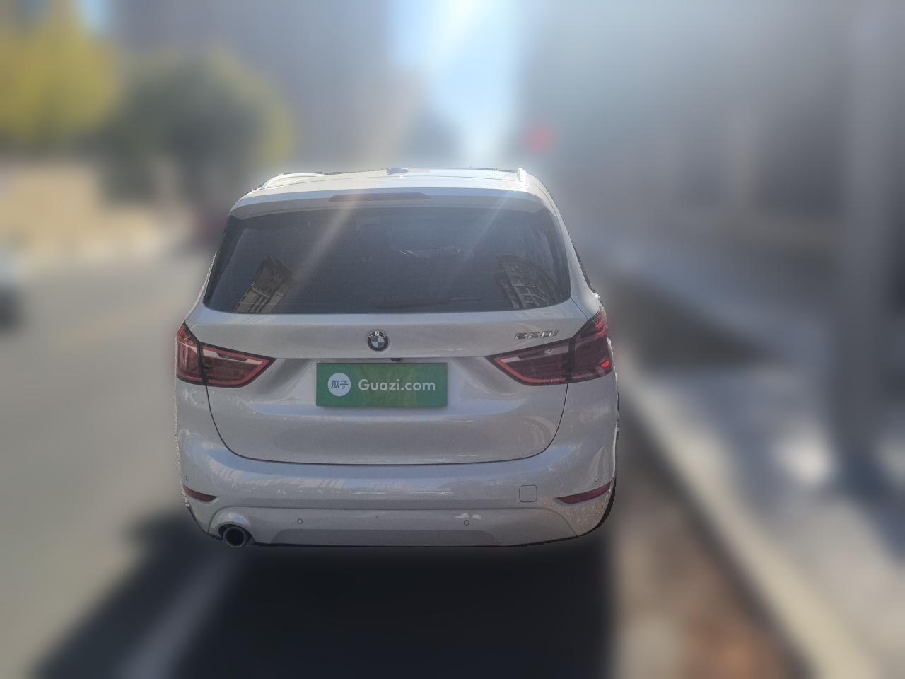 2 Series Wagon 2019 220i Leading photo 5