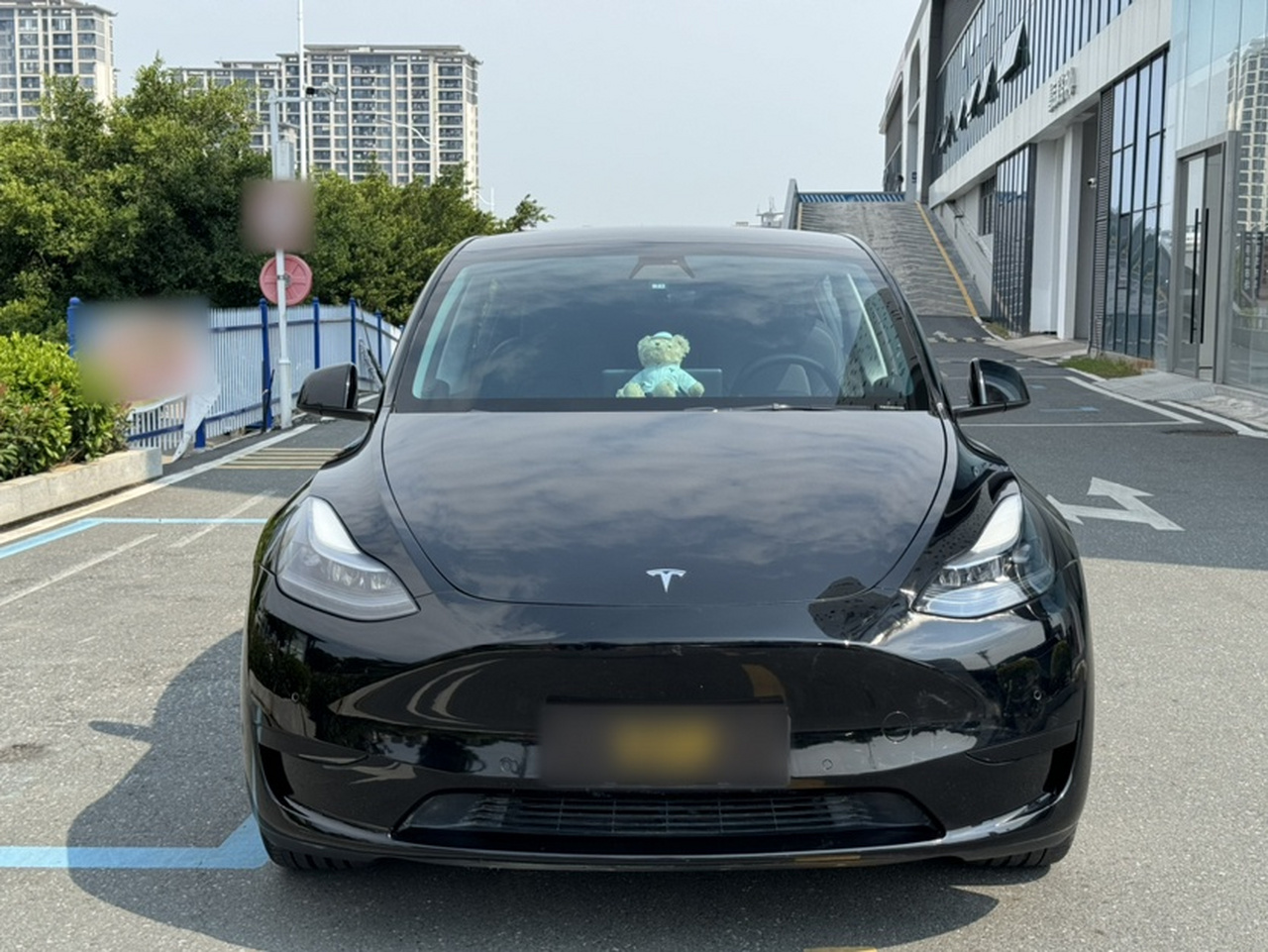 Model Y 2022 Facelift RWD photo 2