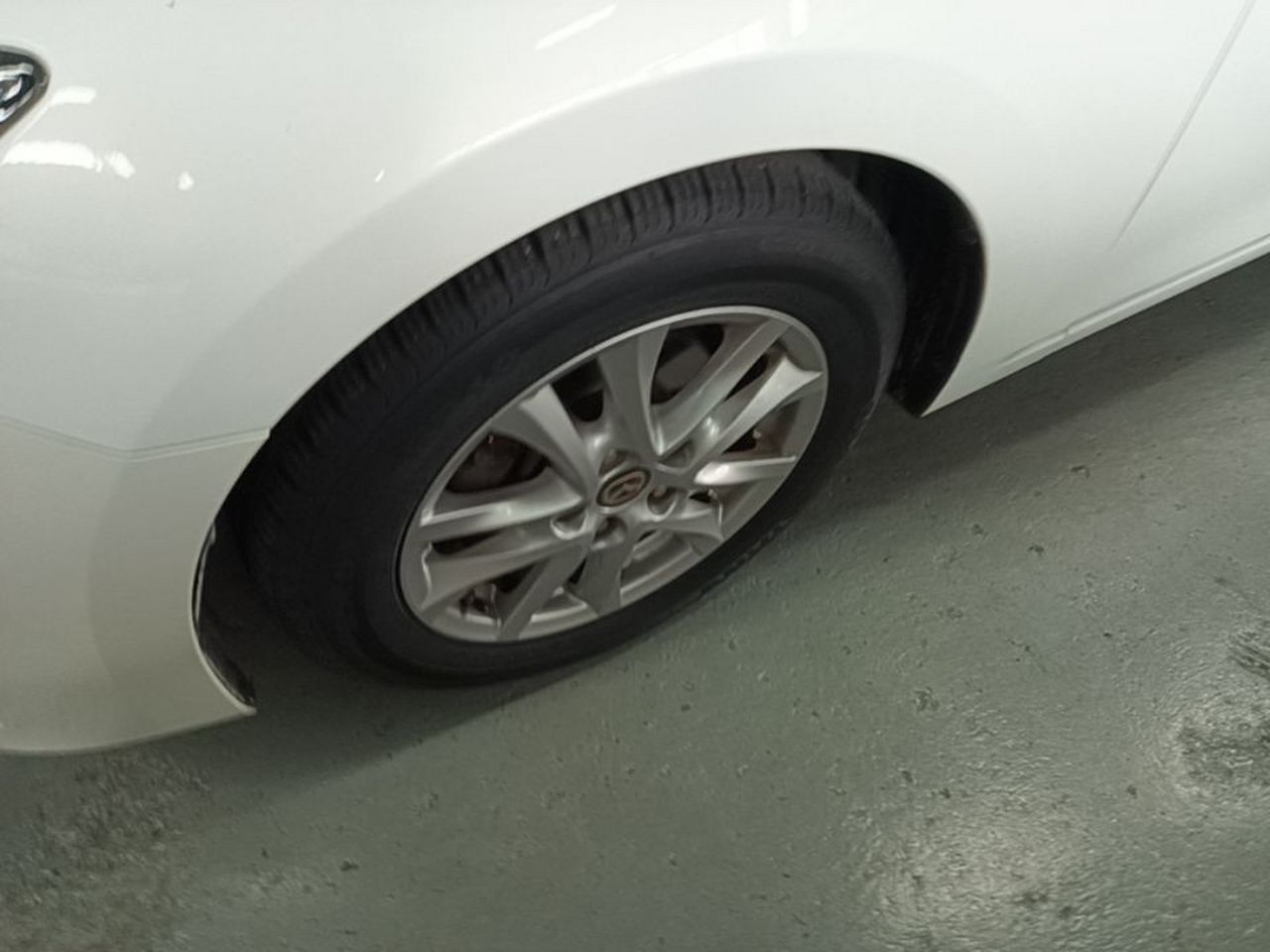 3 Axela 2016 Sedan 1.5L AT Comfort photo 2