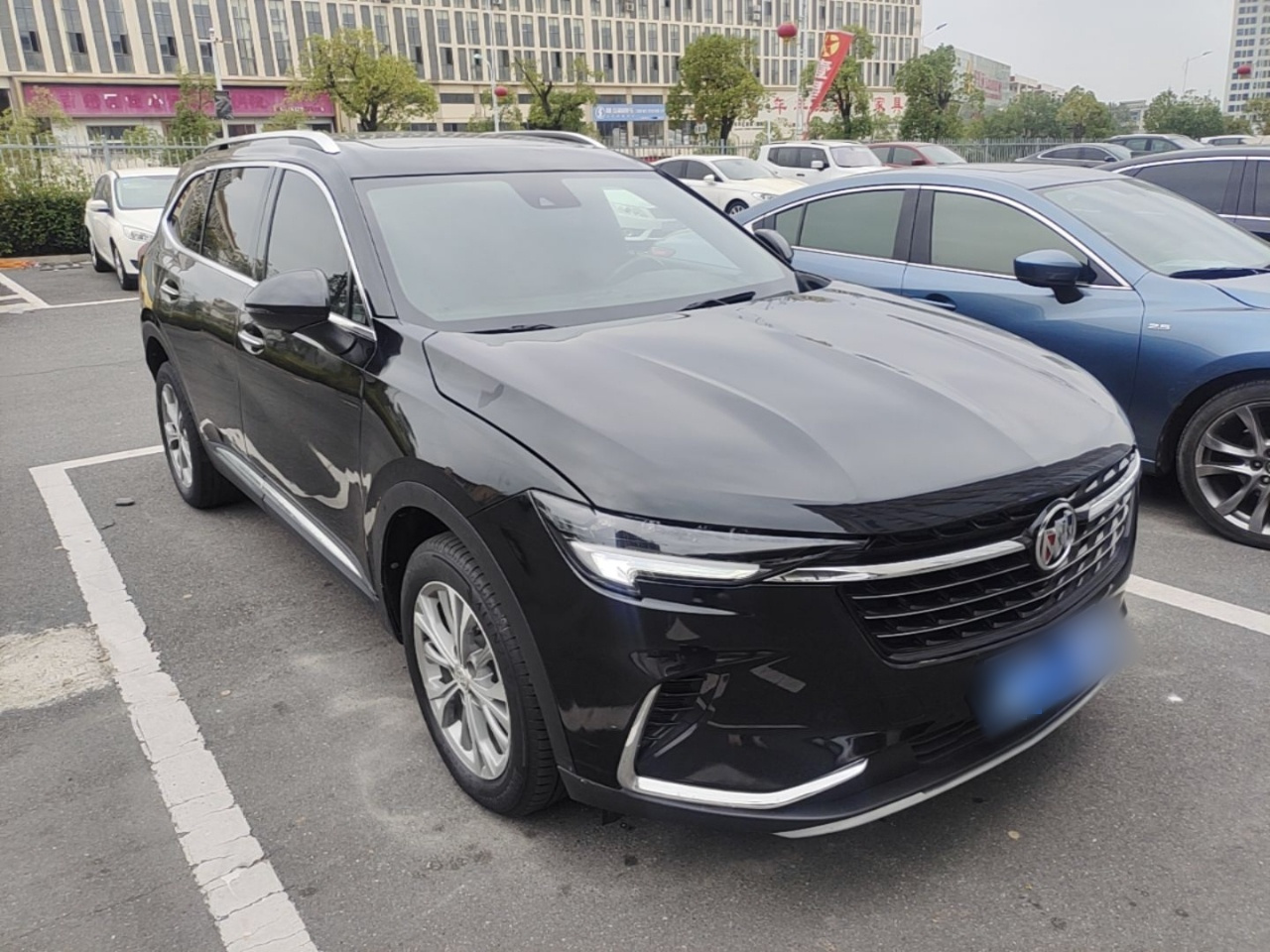 2023 Envision Plus 652T 5-Seater Luxury photo 3