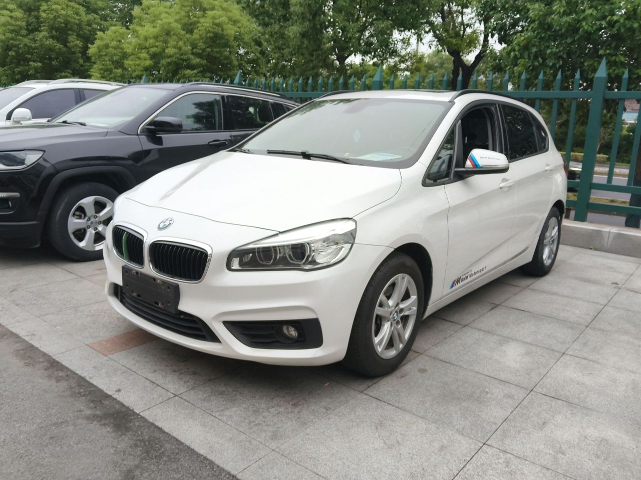 2 Series Wagon 2016 218i Leading