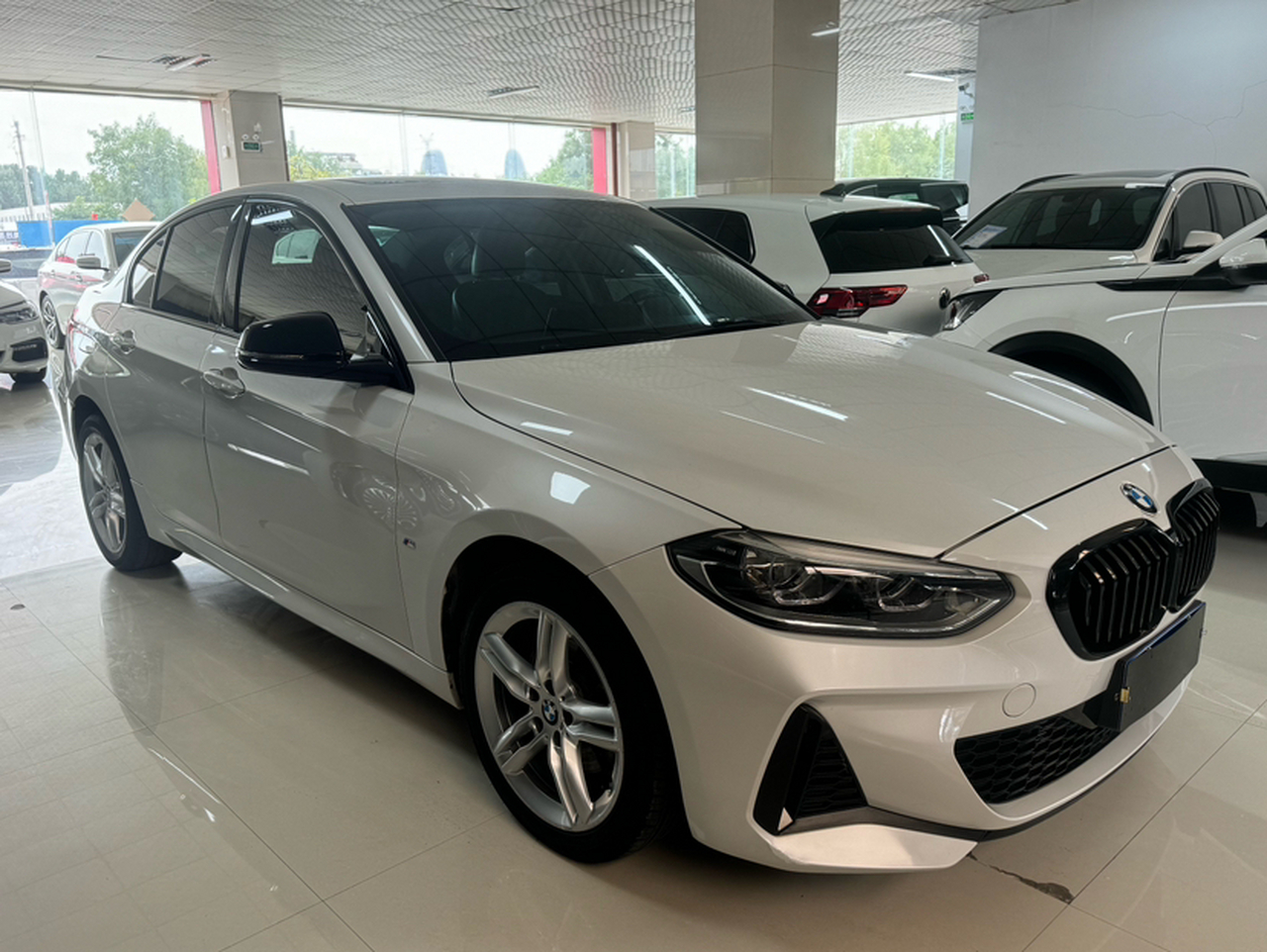1 Series 2023 120i M Sport photo 3