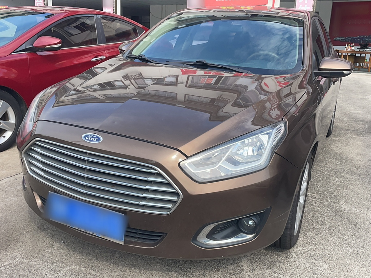 Escort 2015 1.5L AT Comfort