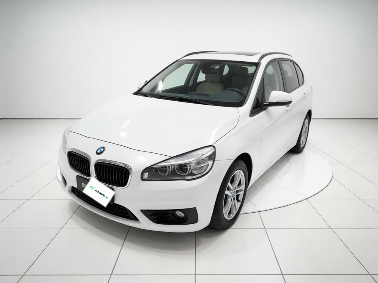 2 Series Wagon 2016 218i Leading