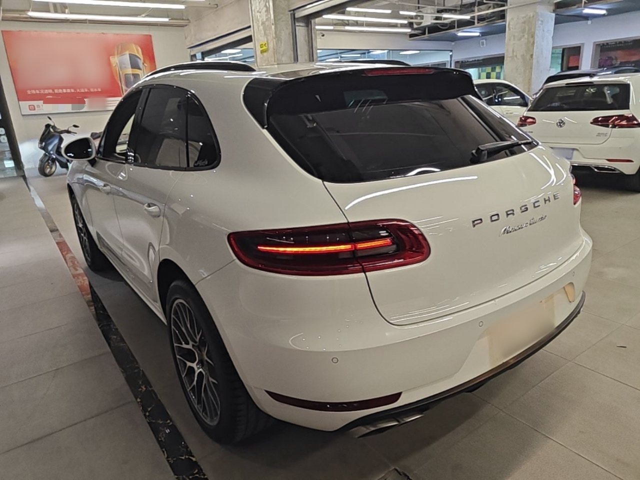 2017 Macan Turbo 3.6T photo 4