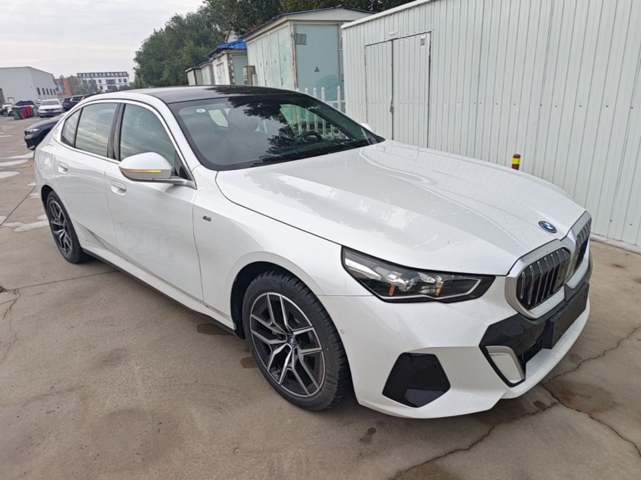 i5 2024 eDrive 35L M Sport Package photo 3