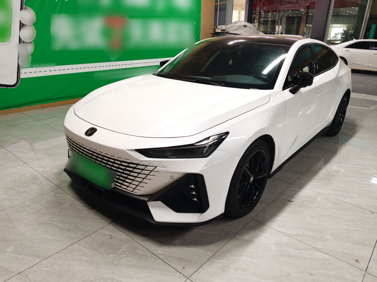 UNI-V 2022 1.5T Premium
