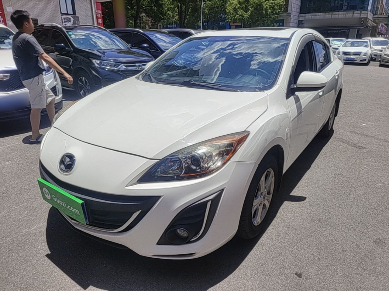 3 2015 Sedan 1.6L AT Elite