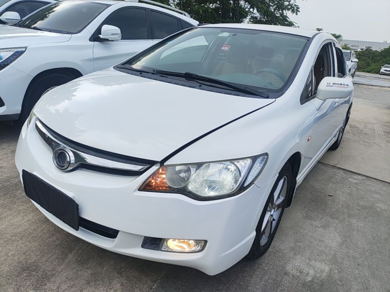 CiiMO 2012 1.8L AT