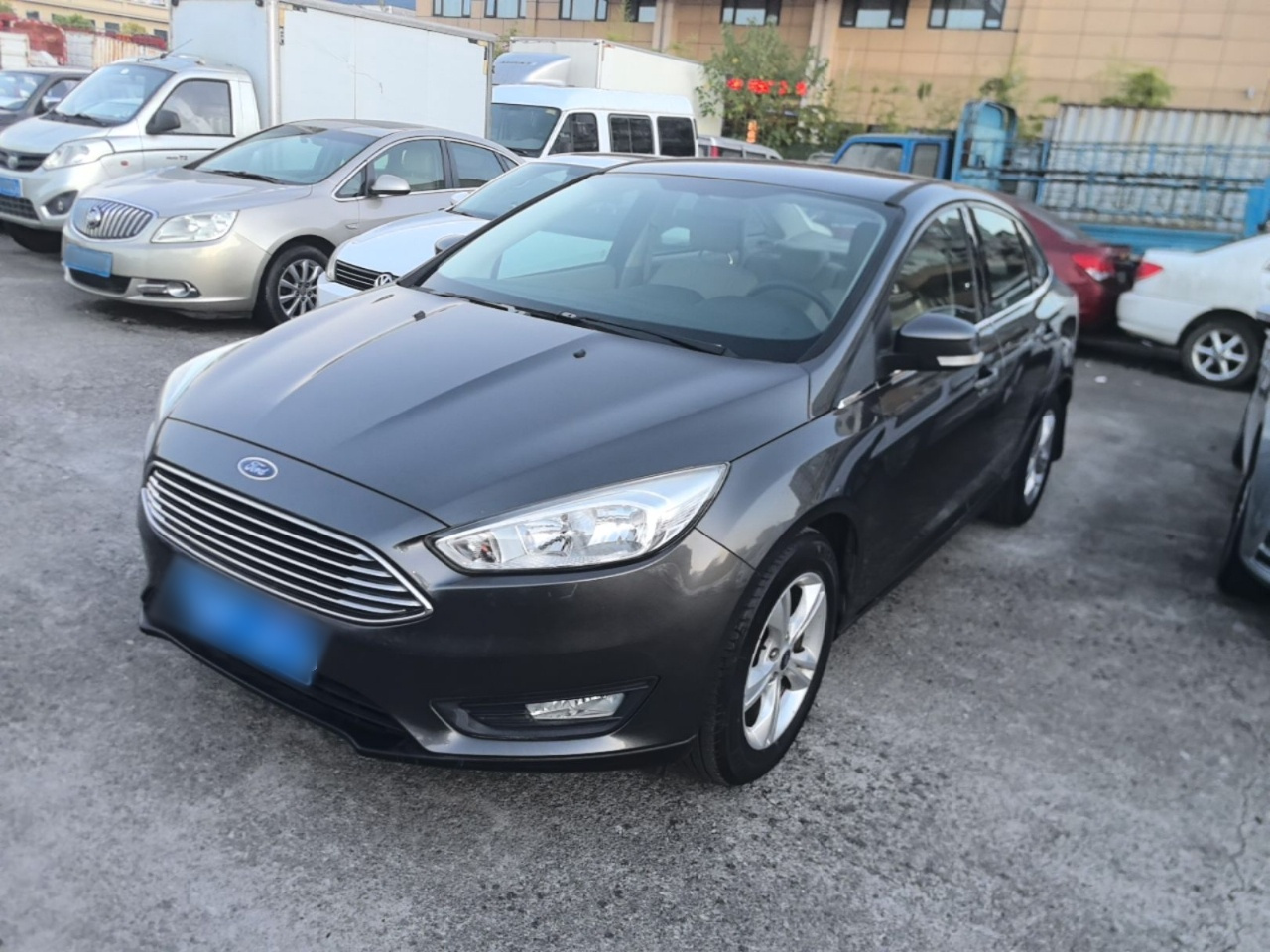 Focus 2015 Sedan 1.6L MT Comfort