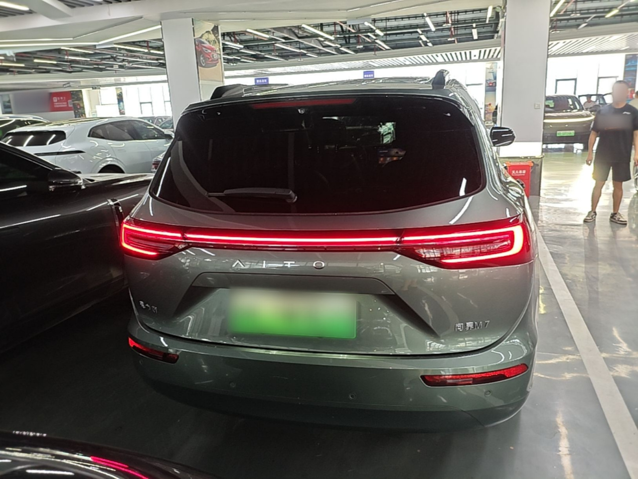 HIMA AITO M7 2024 1.5T ADAS AWD Max 6-Seater photo 5