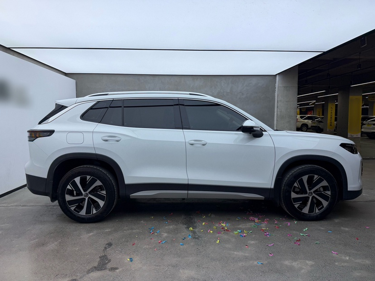 2026 Tayron L 330TSI RWD Elite photo 4