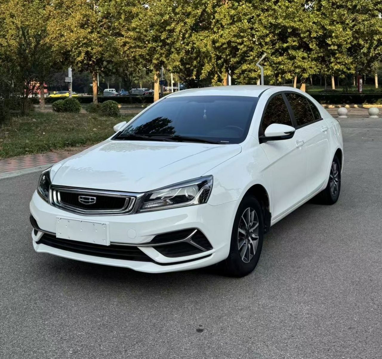 Emgrand 2019 1.5L MT Luxury China VI