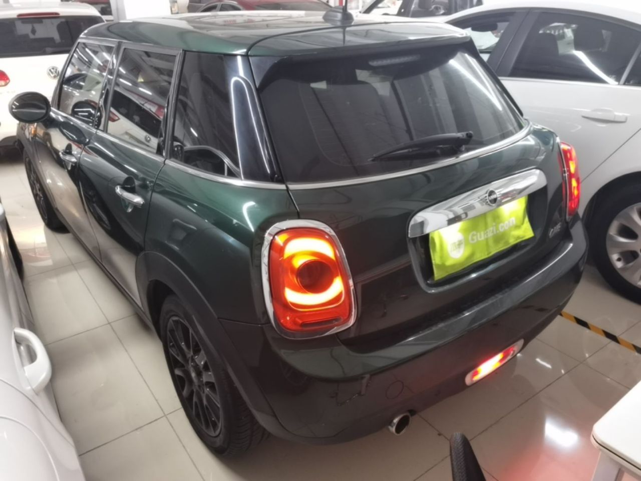 2018 1.5T ONE PLUS 5-Door photo 4