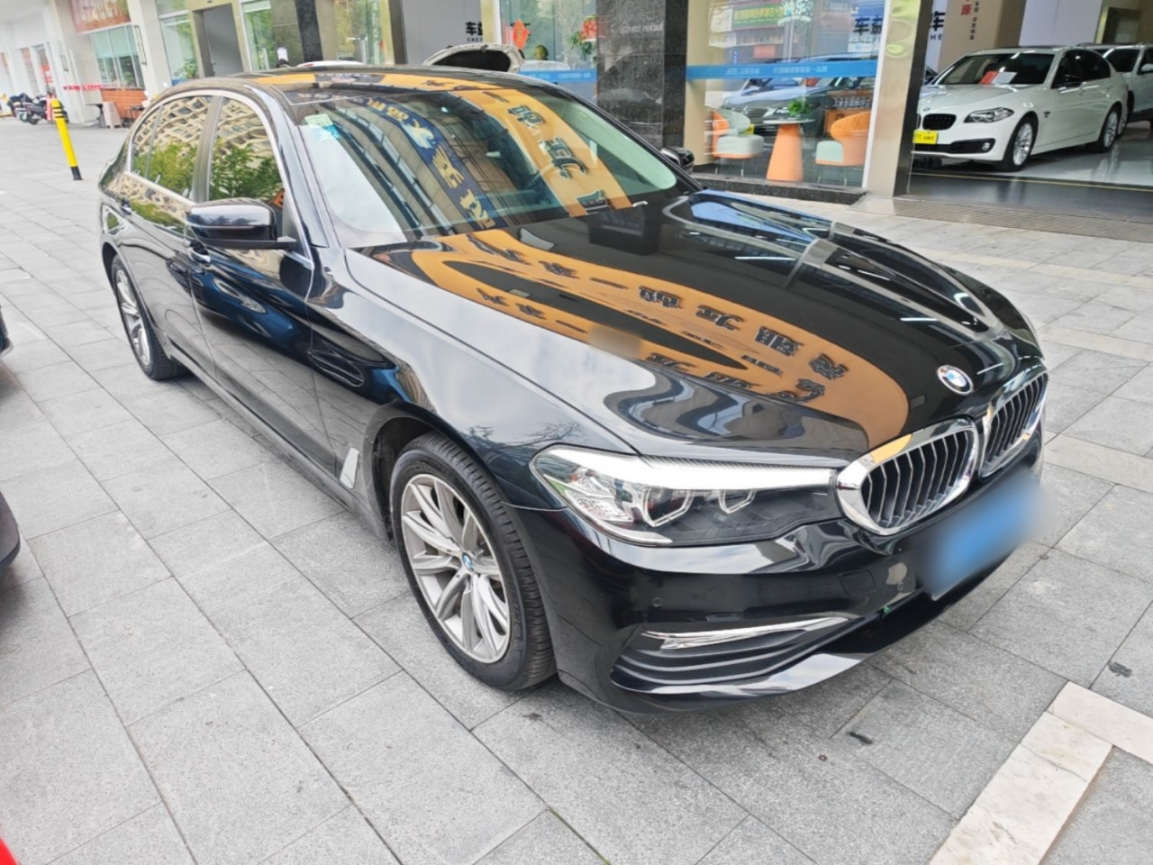 5 Series 2018 528Li Special photo 3