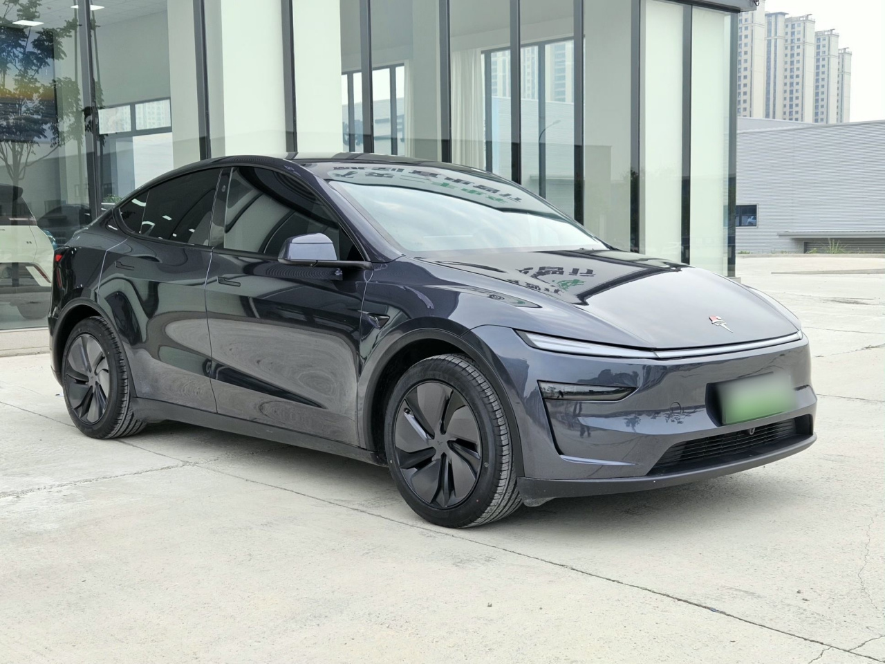 Model Y 2025 RWD photo 2