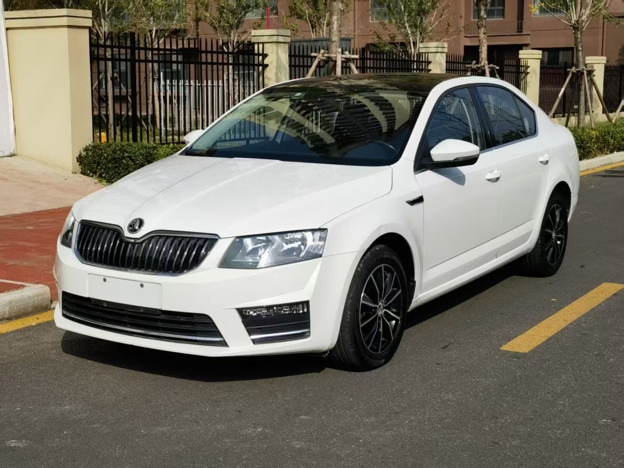 Octavia 2017 1.6L AT