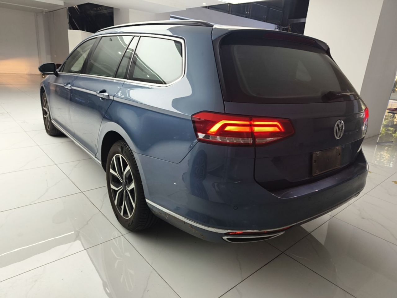 2016 380TSI RWD photo 4