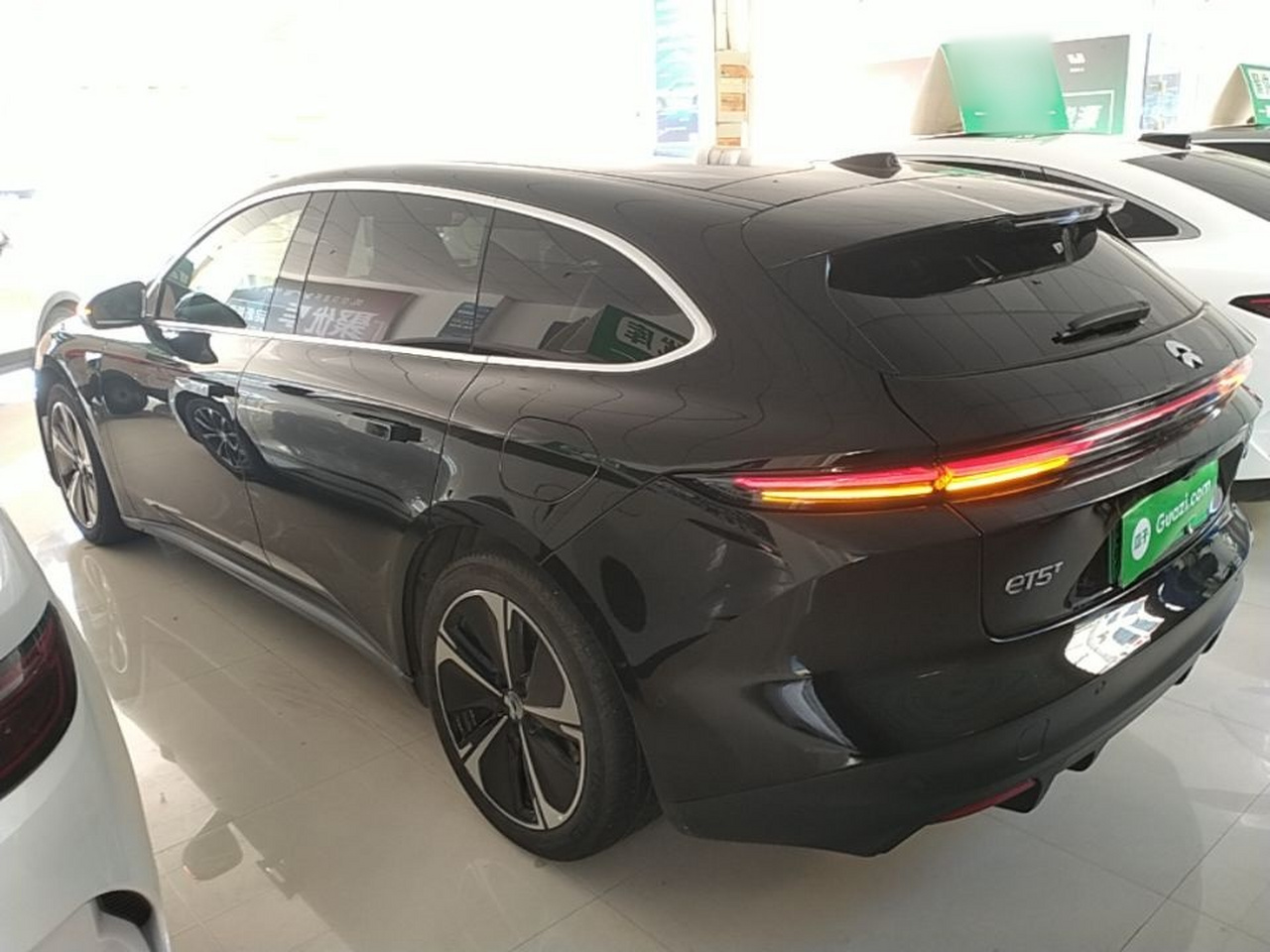 ET5T 2024 75kWh Touring photo 4
