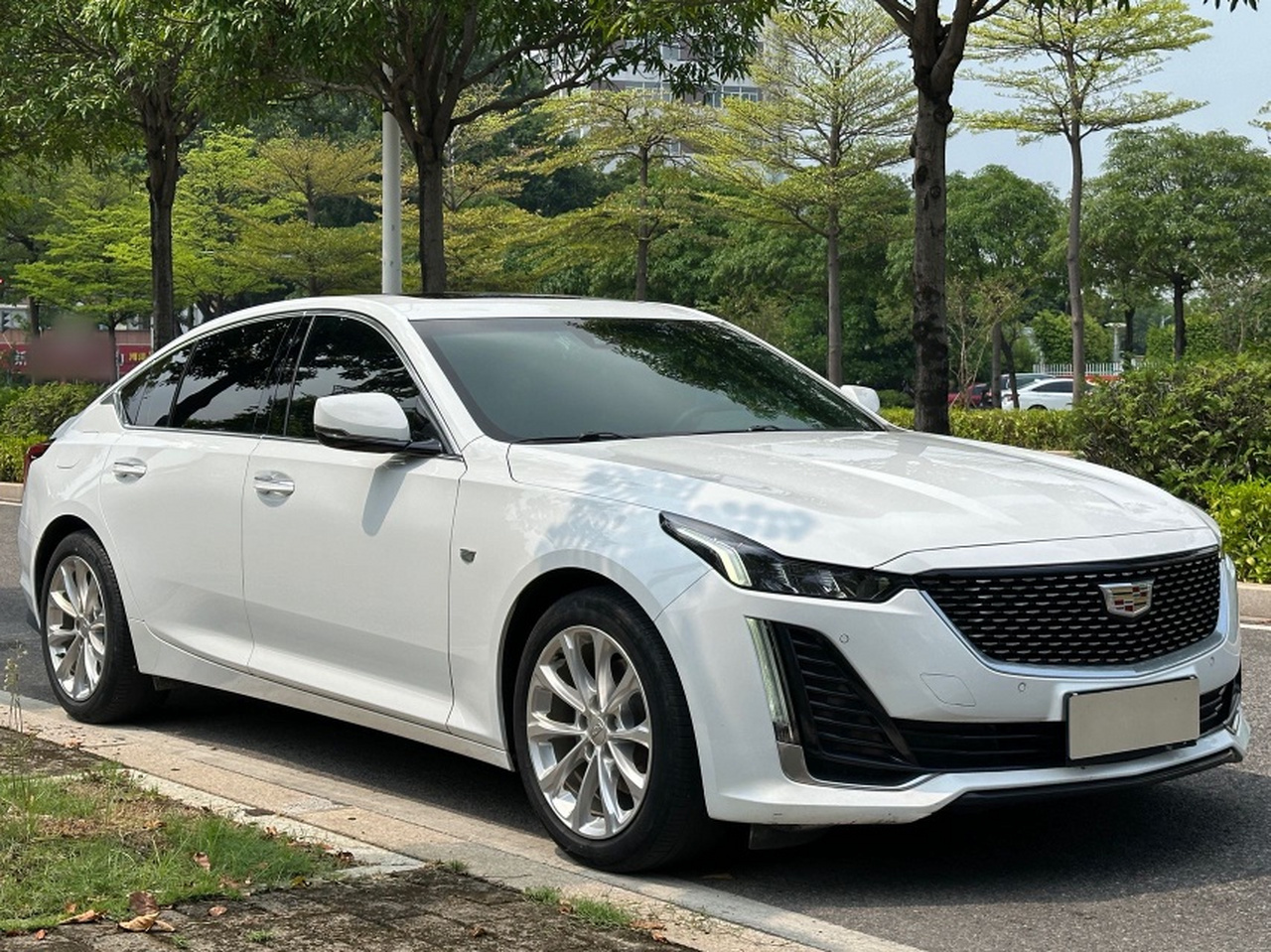 CT5 2022 28T Luxury Standard photo 3
