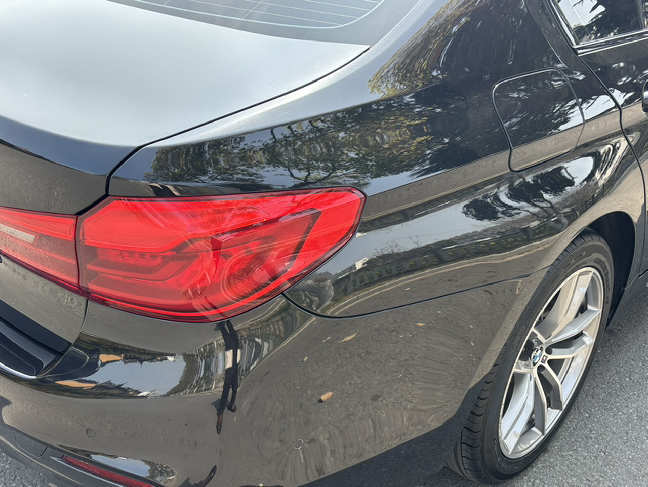 5 Series 2019 525Li M Sport Package photo 2
