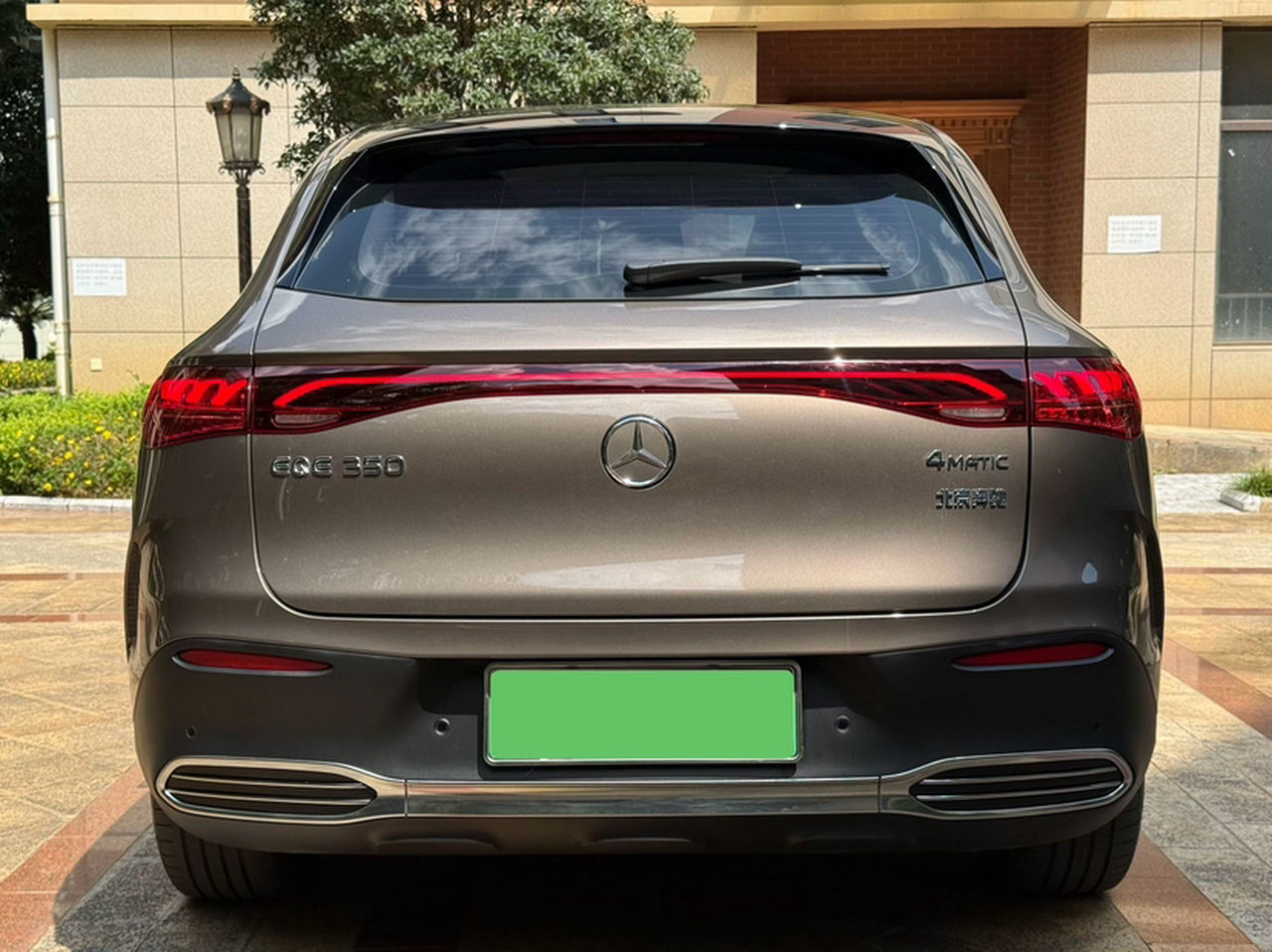 EQE SUV 2023 350 4MATIC photo 3