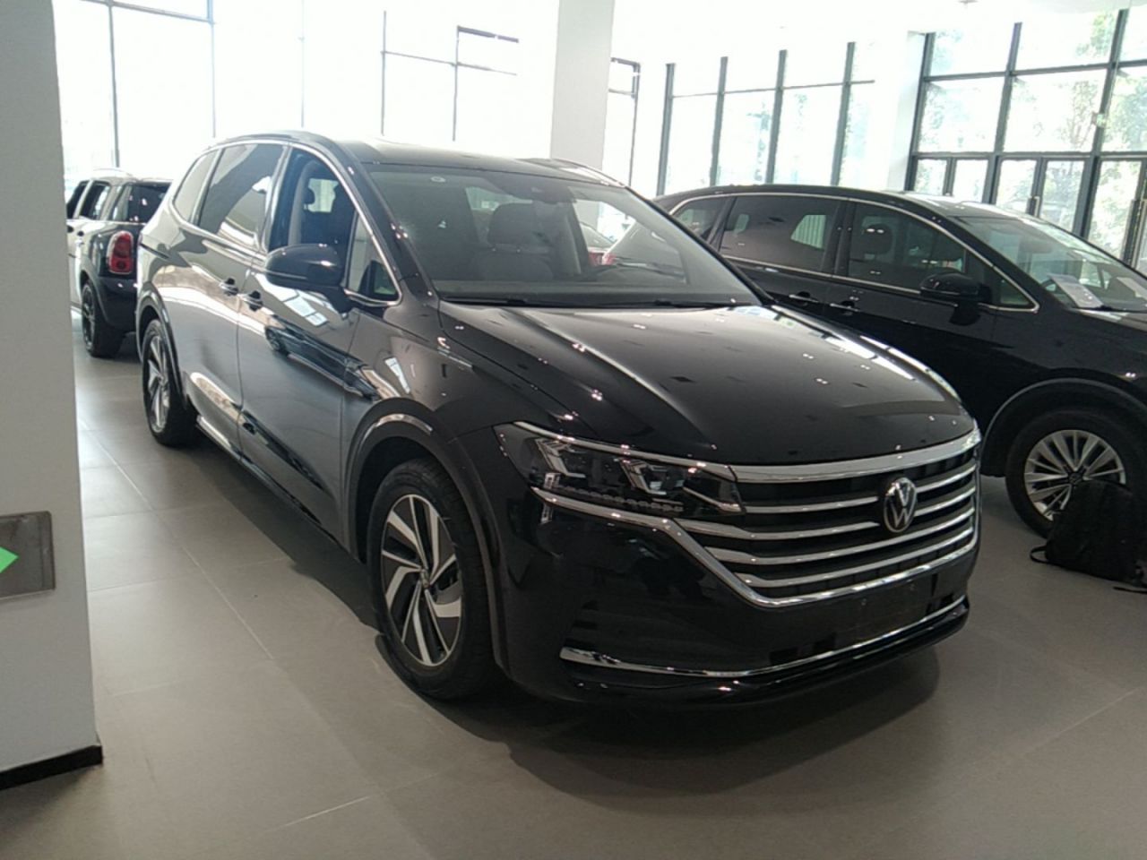Viloran 2024 380TSI photo 3