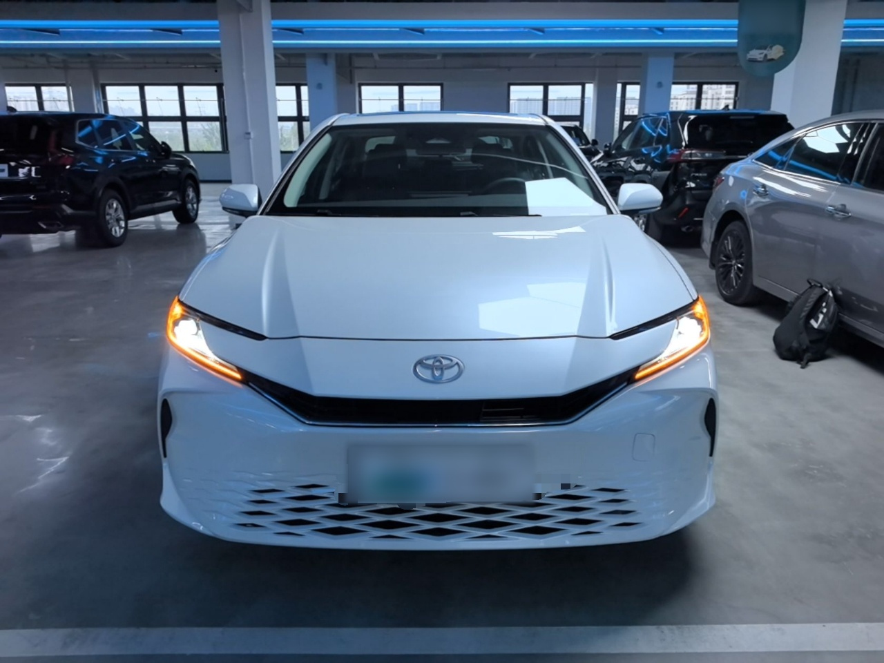 Camry 2024 2.0GVP Luxury photo 2
