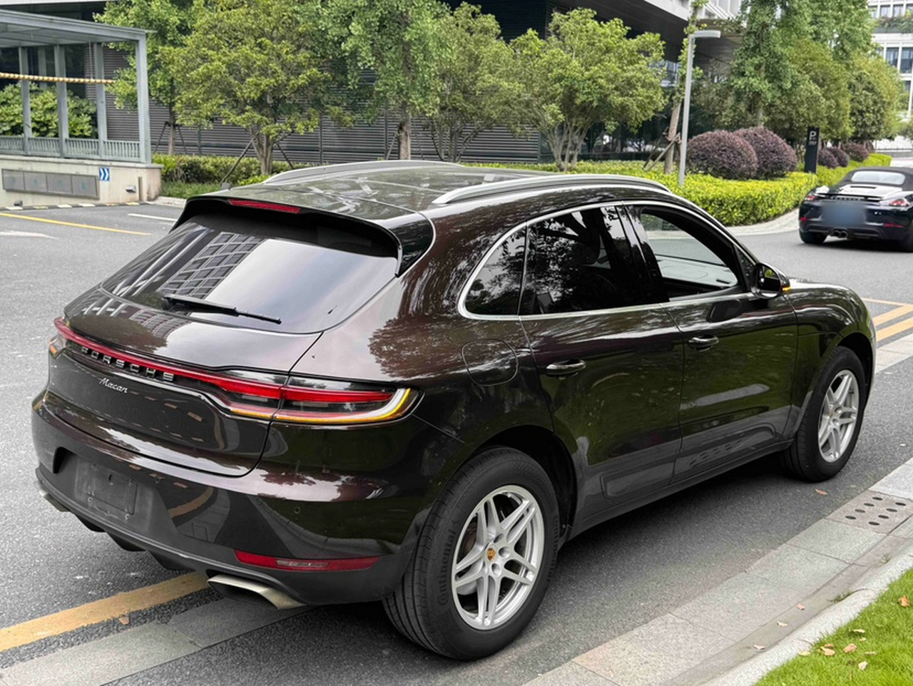 2018 Macan 2.0T photo 3