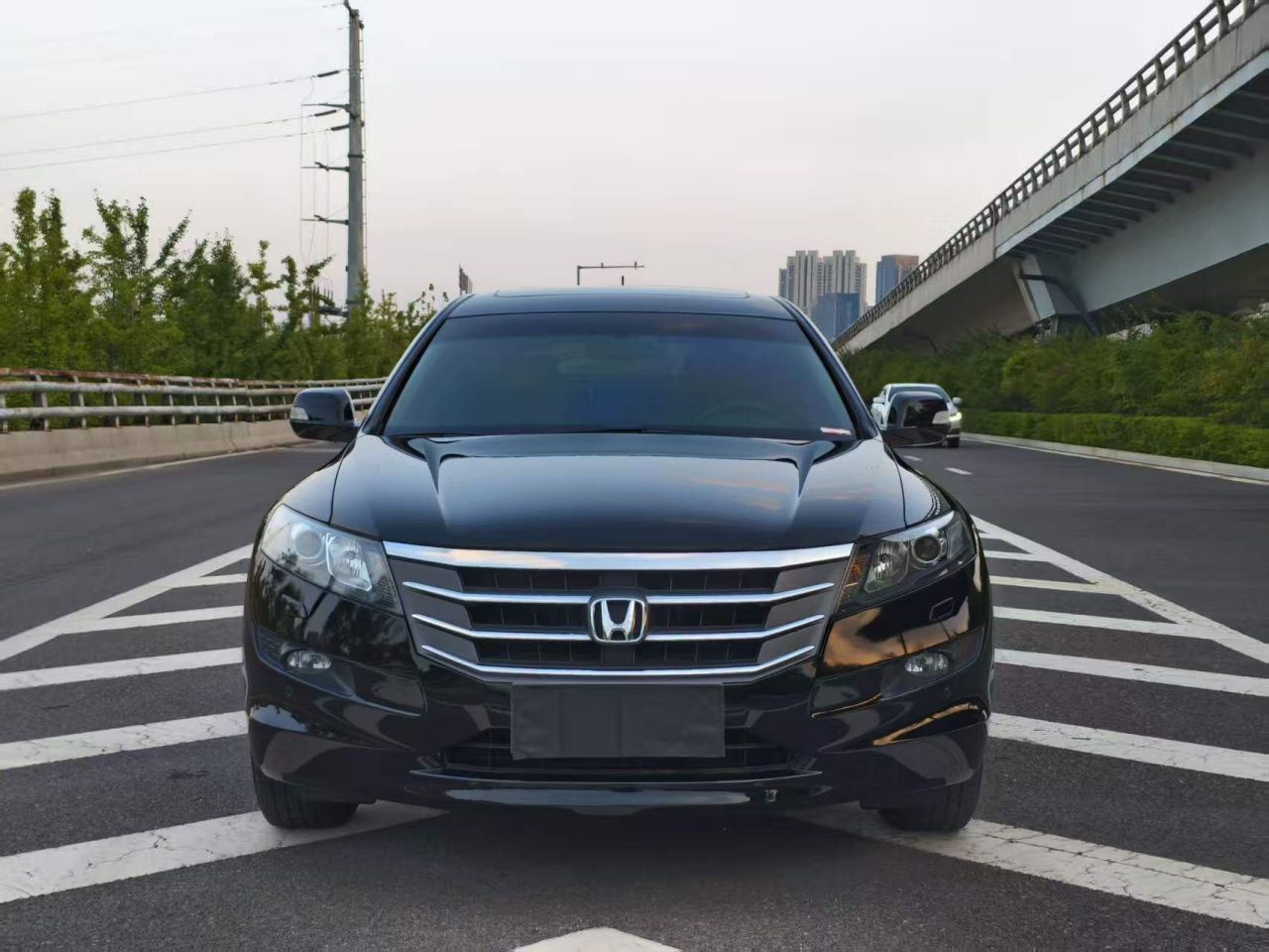 2012 2.4L Luxury photo 2