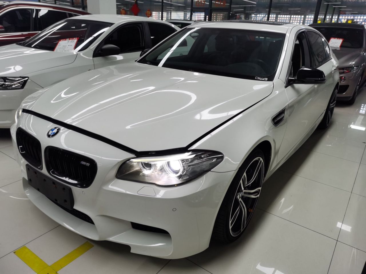 5 Series 2014 525Li Luxury Design Package