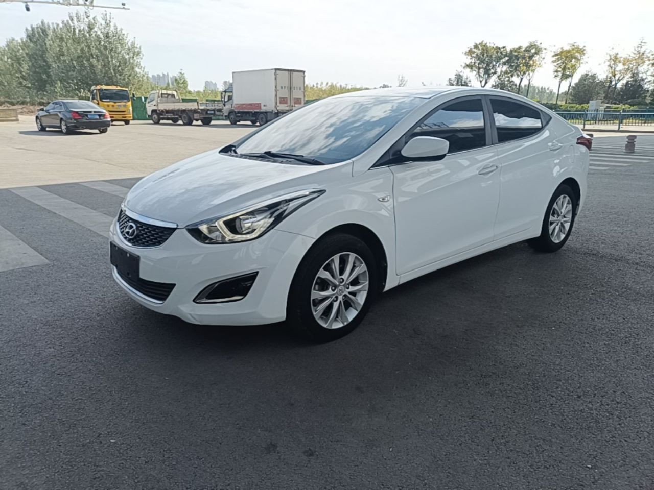Elantra 2016 1.6L AT Smart