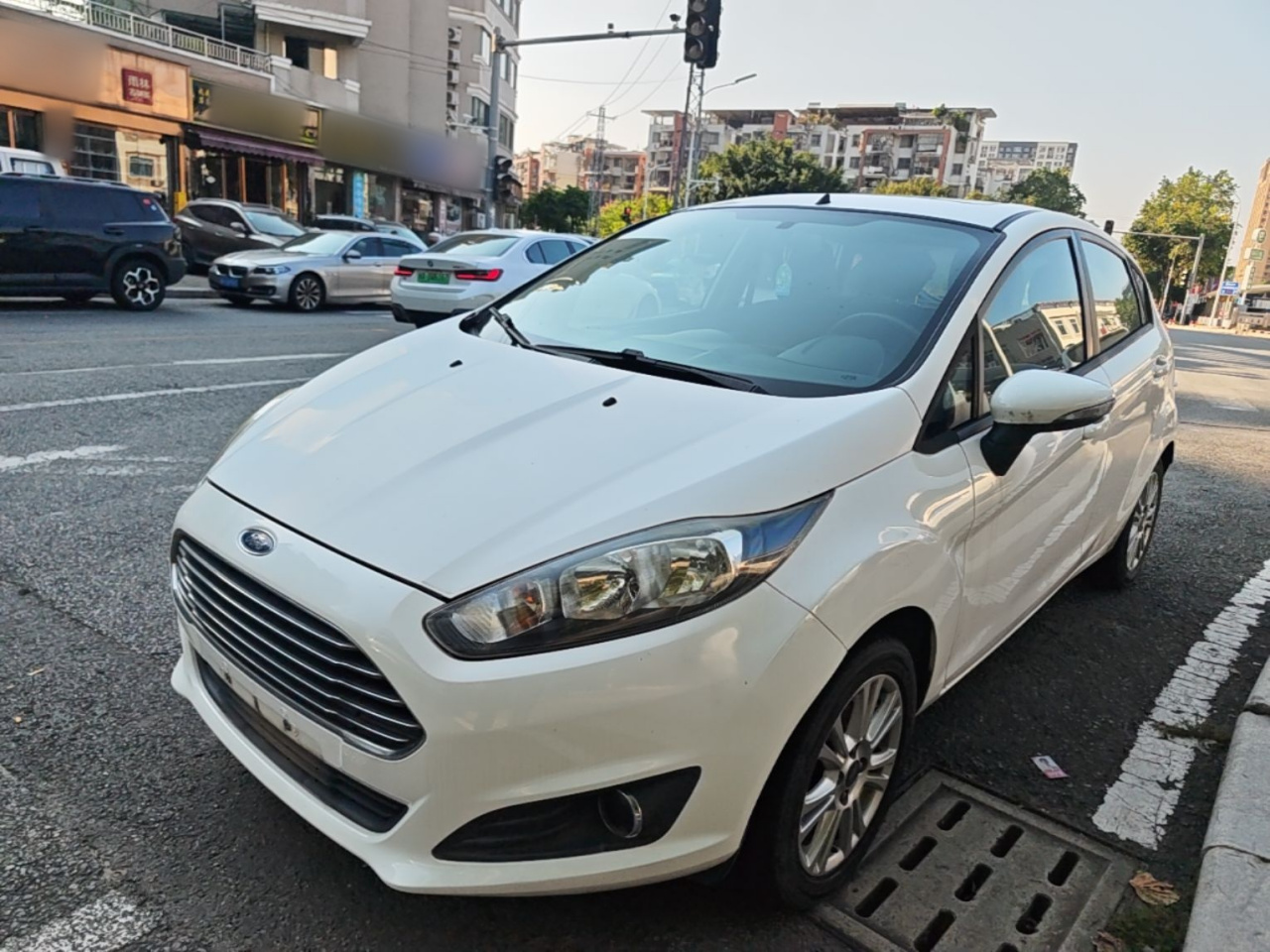 2013 Hatchback 1.5L AT