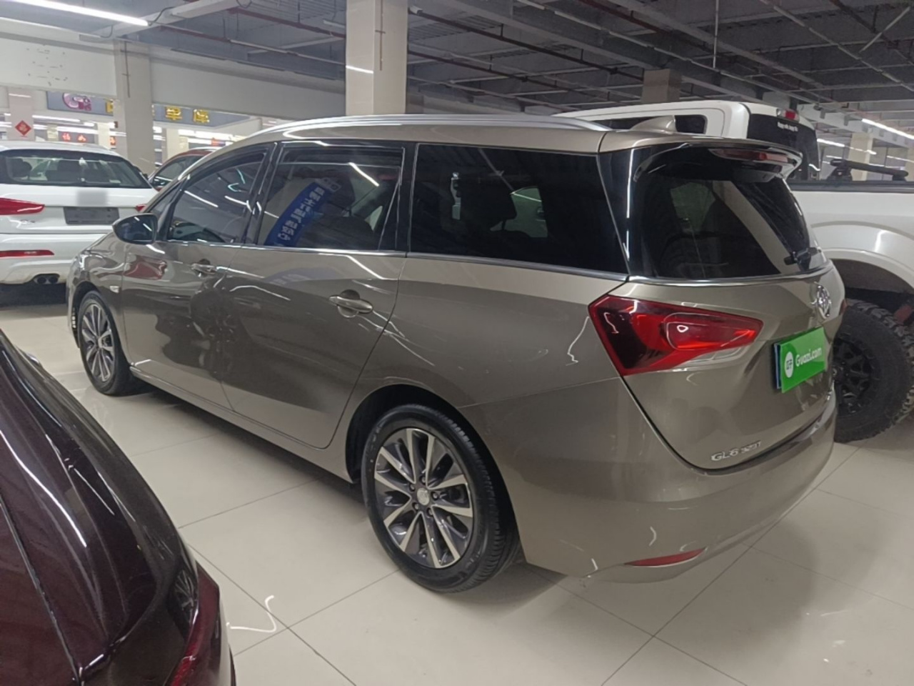 GL6 2021 323T Mild Hybrid Premium photo 4